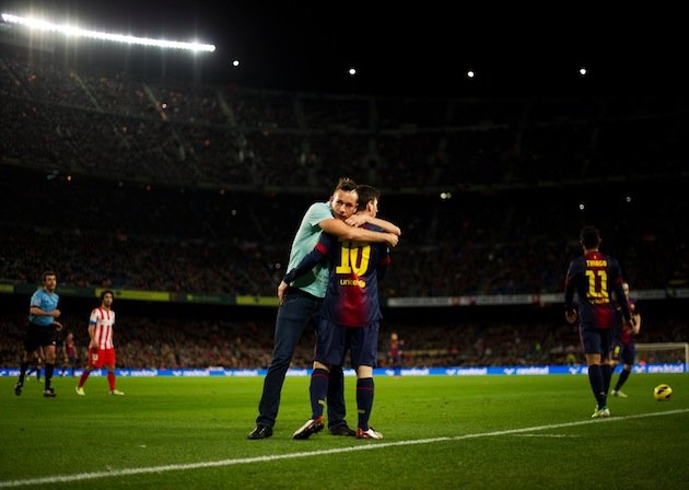 messi-hug