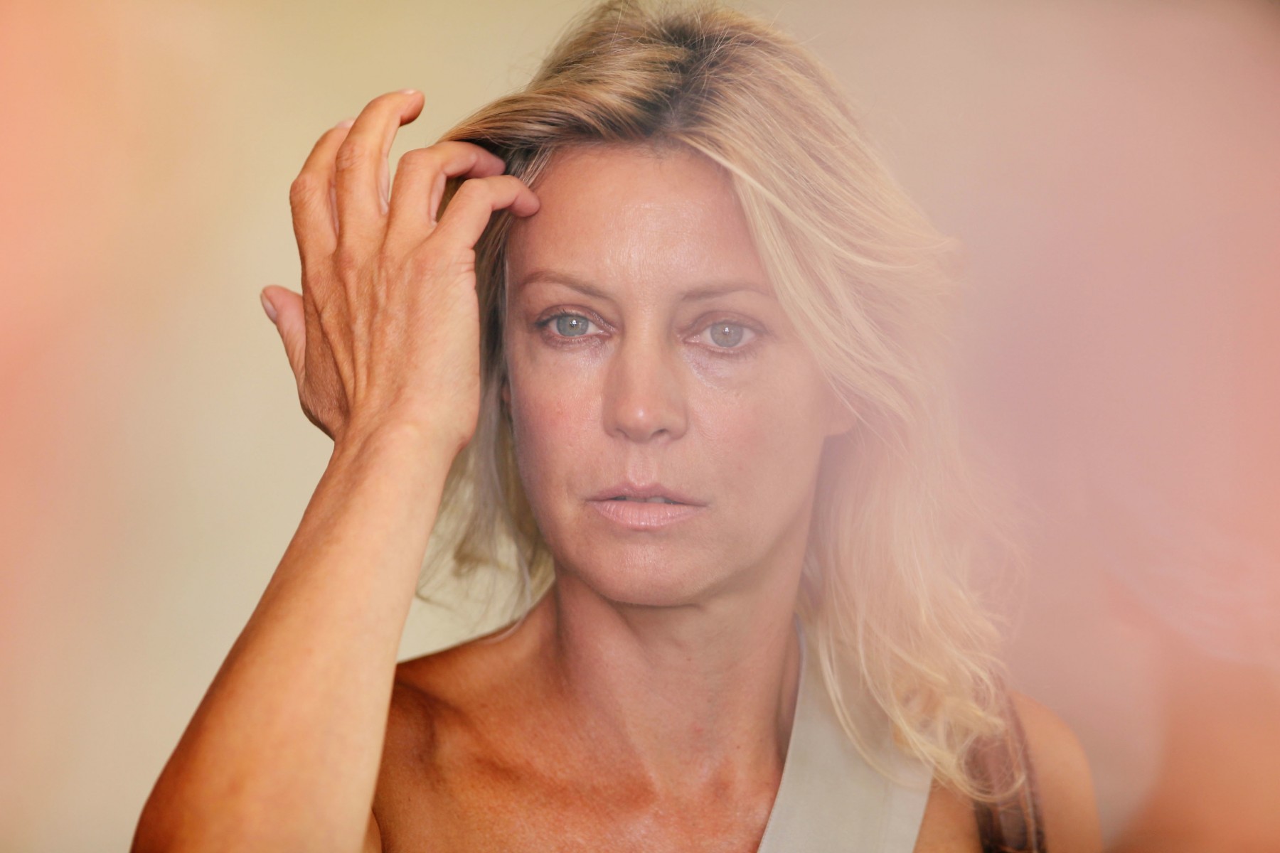 vedova che risale un uomo più giovane