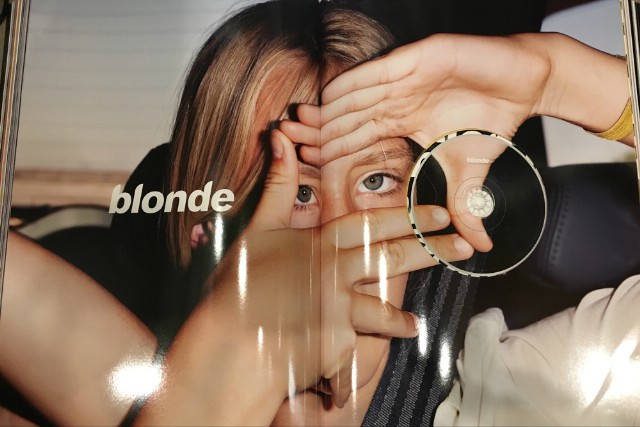 frank-ocean-blond-boys-dont-cry-kanye-west-mcdonalds-i-got-two-versions-640x427