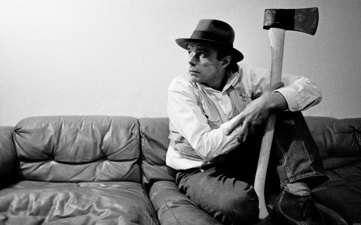 Le 5 opere di Joseph Beuys che tutti dovrebbero conoscere